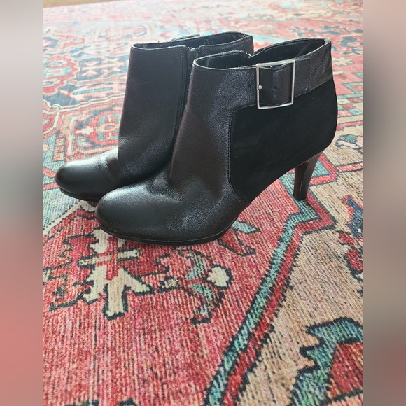 Naturalizer Booties Size 8 - Picture 8 of 11